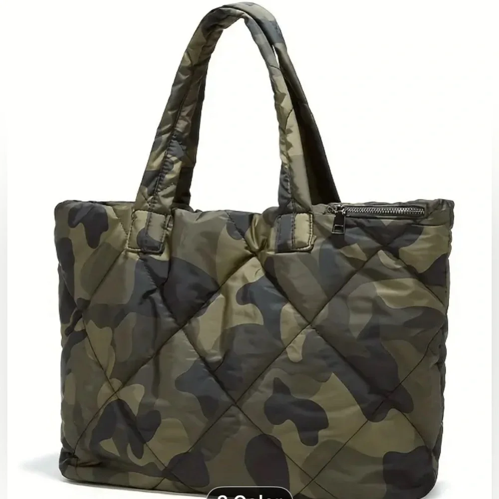 Camouflage Padded Tote Bag, Large Capacity Shoulder Bag, & pouch set NWT - Picture 2 of 7
